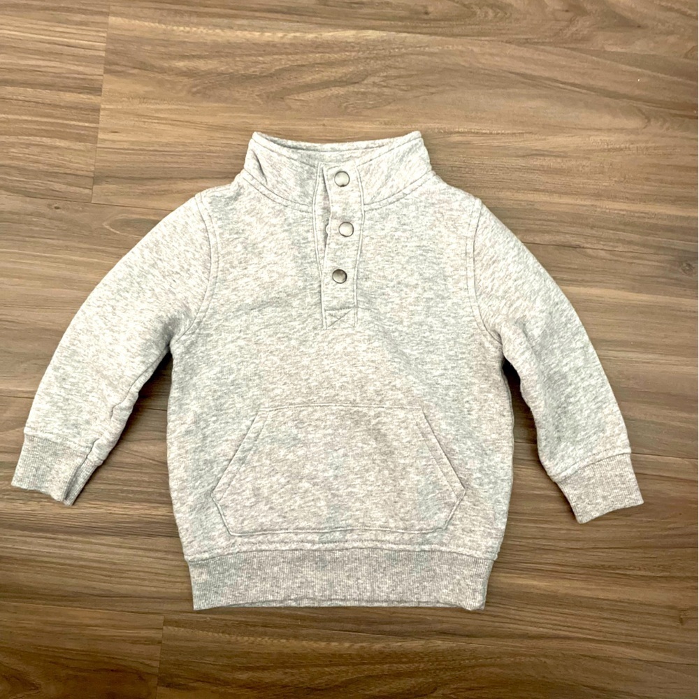 Old Navy Light Gray Kids Quarter Sweatshirt with kangaroo pocket size 18-24M